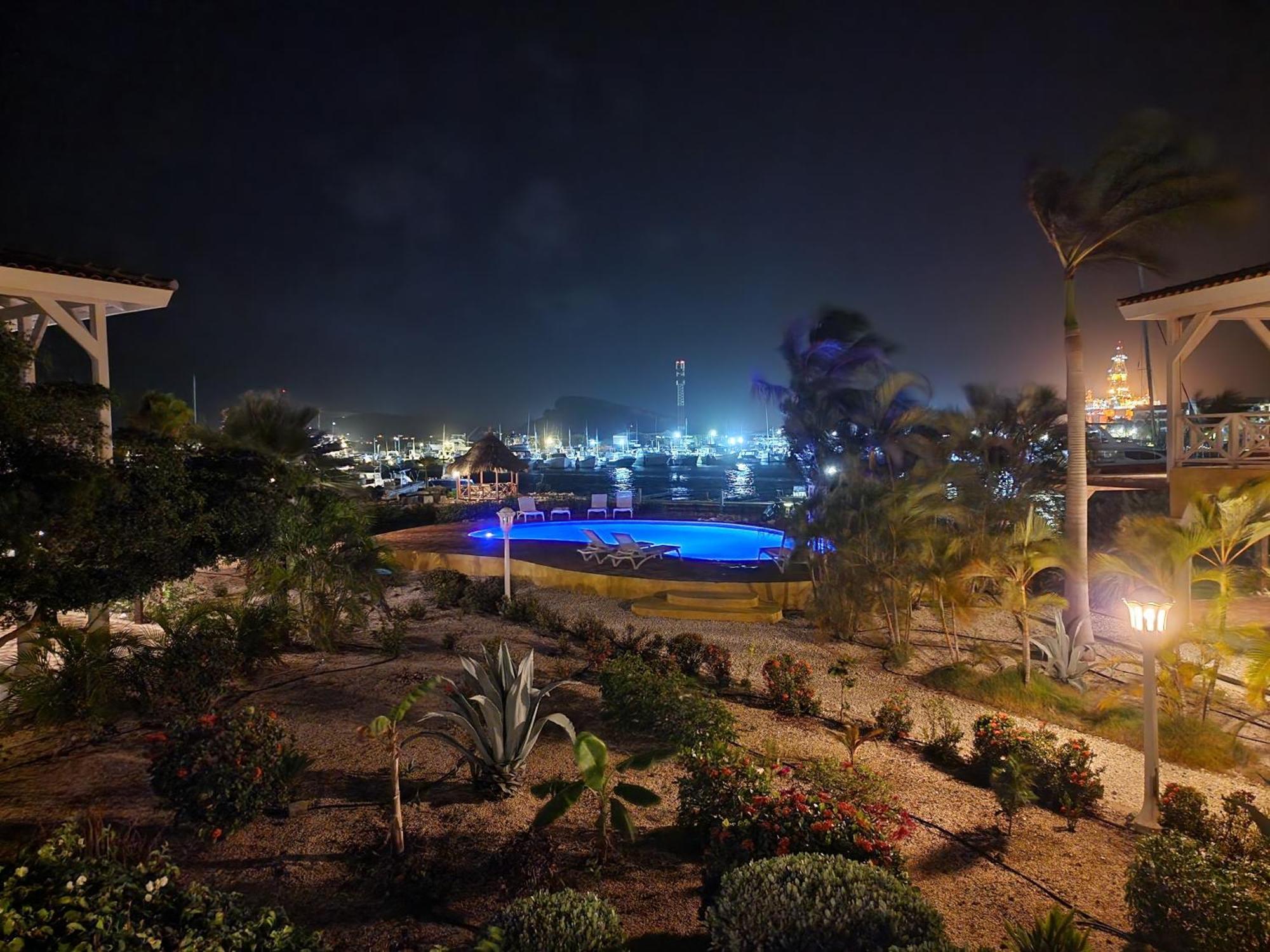 Luxury Appt For 6: Mesmerizing Spanish Water View Jan Thiel Exteriér fotografie